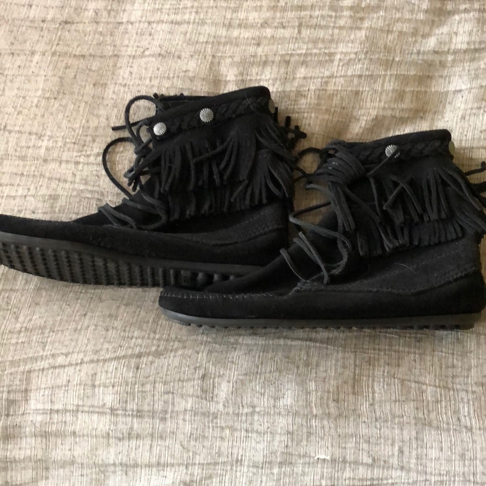 Minnetonka fringe boots
